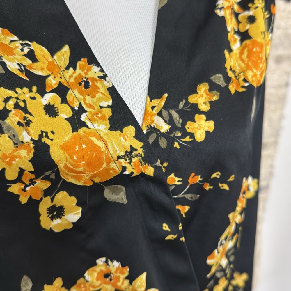 INC International Concepts Black and Yellow Floral sleeveless Blouse size XL - Picture 4 of 8